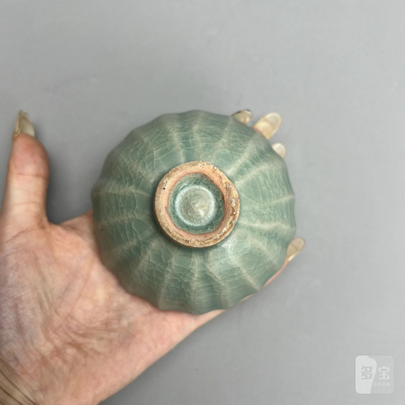明 青釉菊瓣杯 - 图6